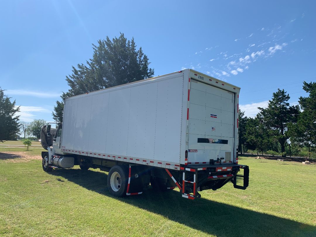 2017 INTERNATIONAL 4300 - Image 4